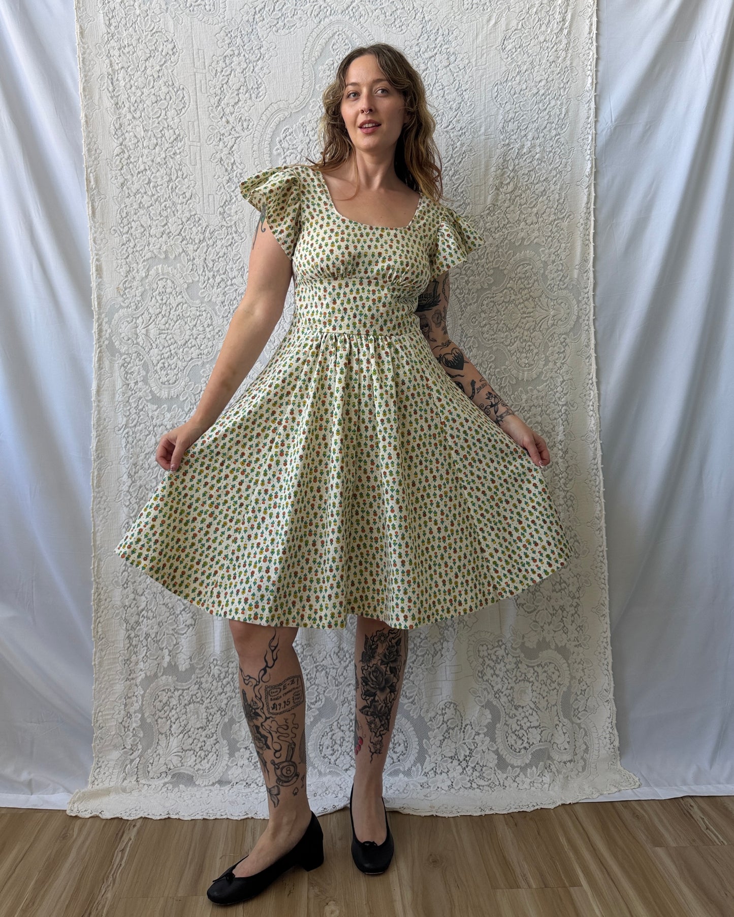 70s Flutter Sleeve Flower Print Dress [M]