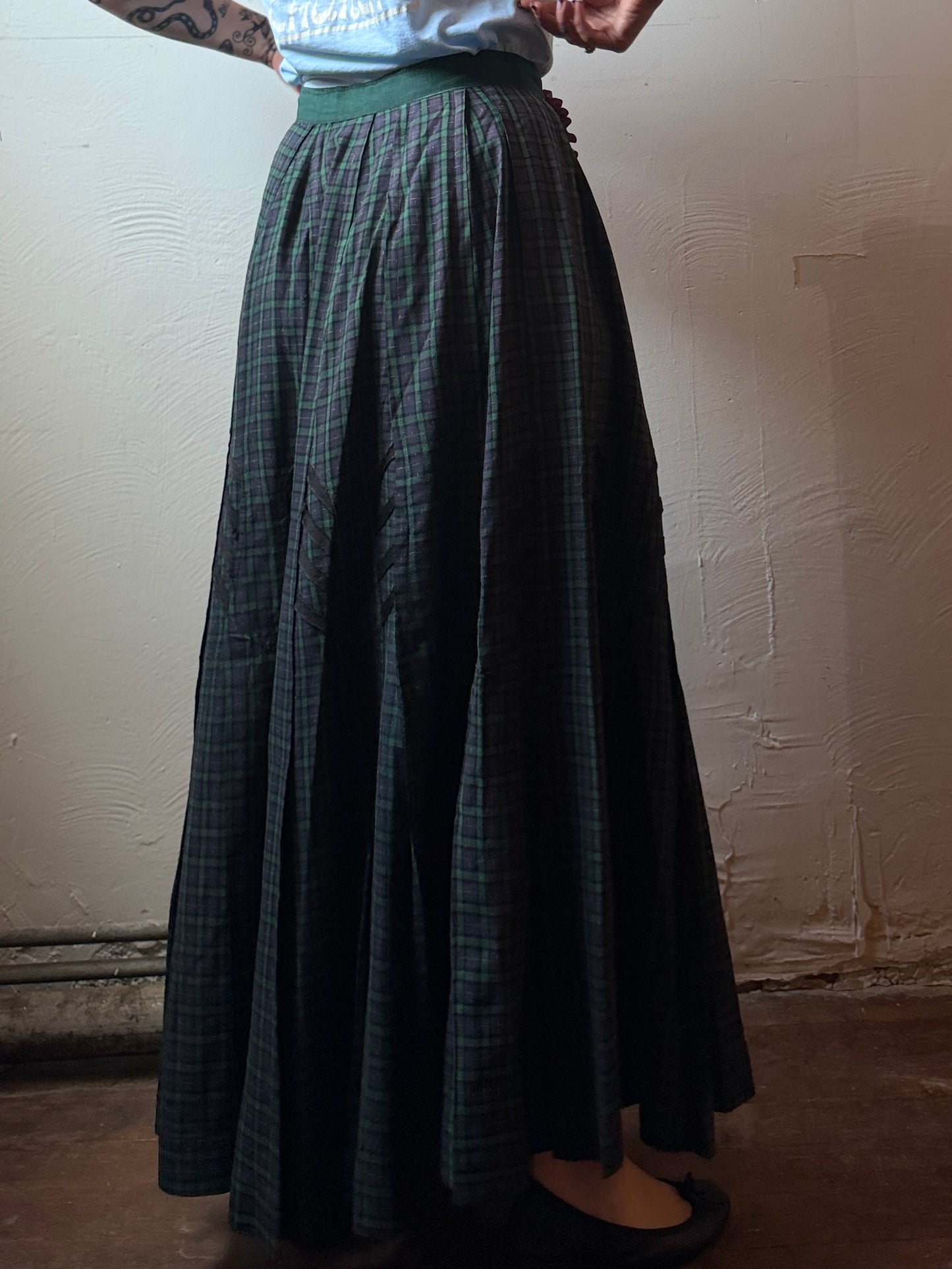 Victorian Plaid Wool Walking Skirt [29”]