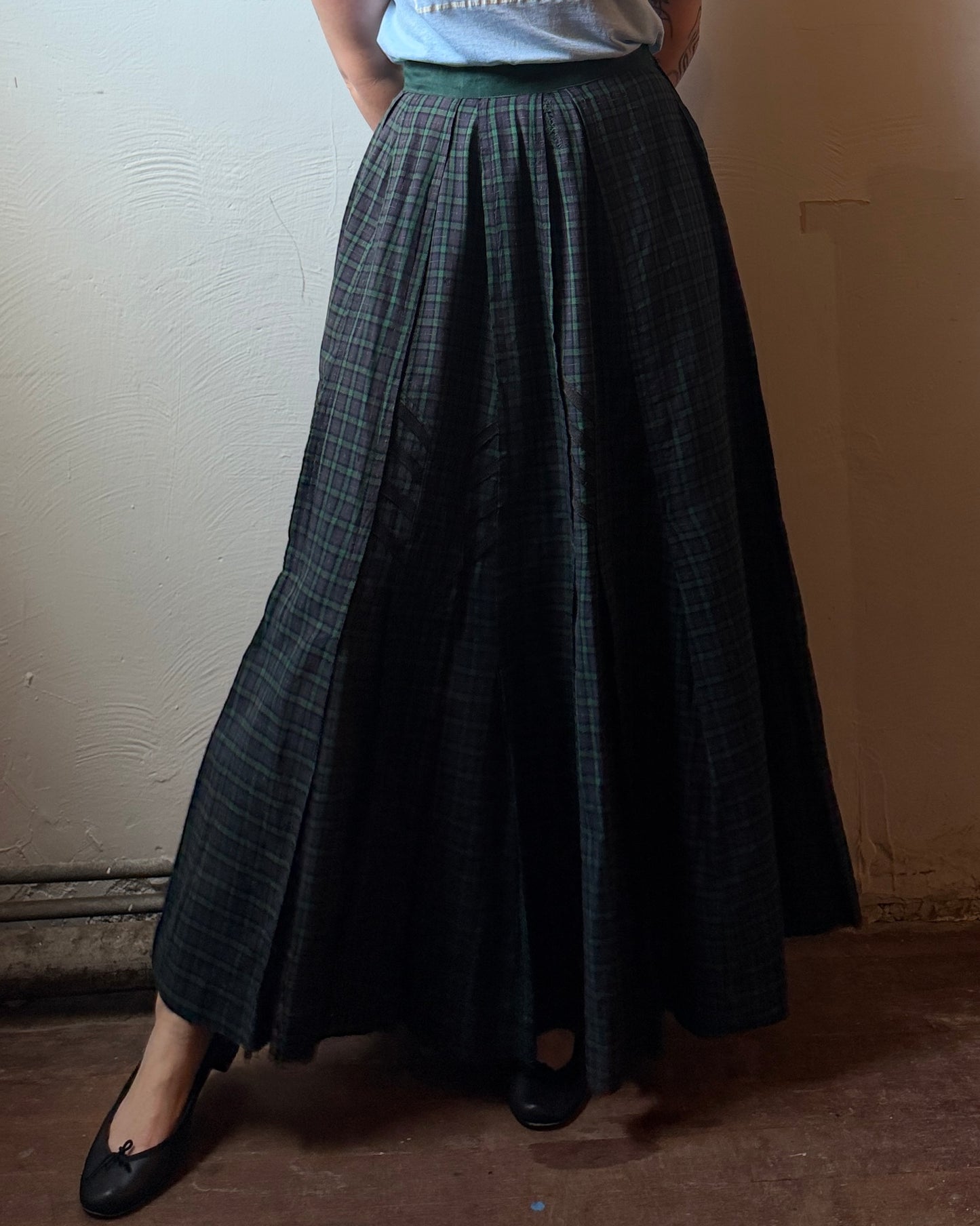 Victorian Plaid Wool Walking Skirt [29”]