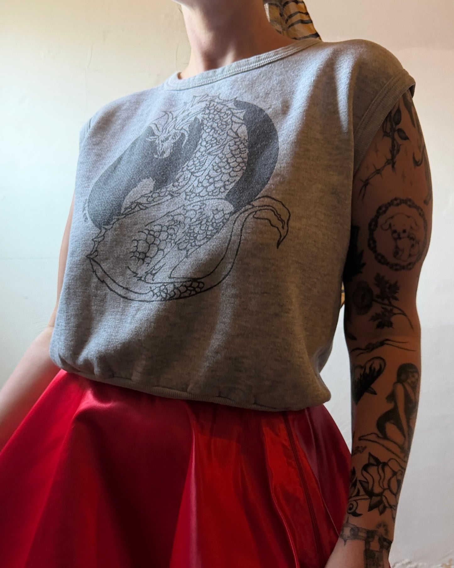 80s Dragon Art Sleeveless Sweatshirt [L]