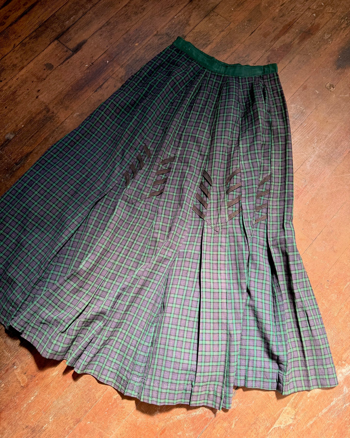 Victorian Plaid Wool Walking Skirt [29”]